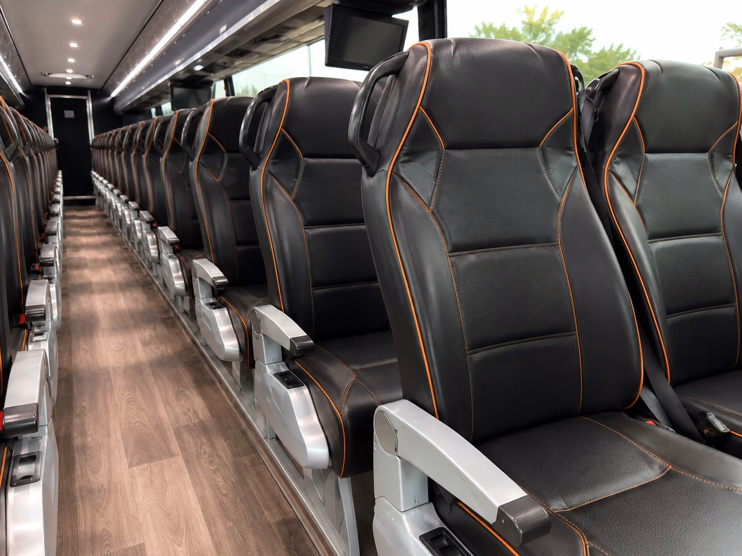 arkansas razorbacks fan bus rentals from little rock