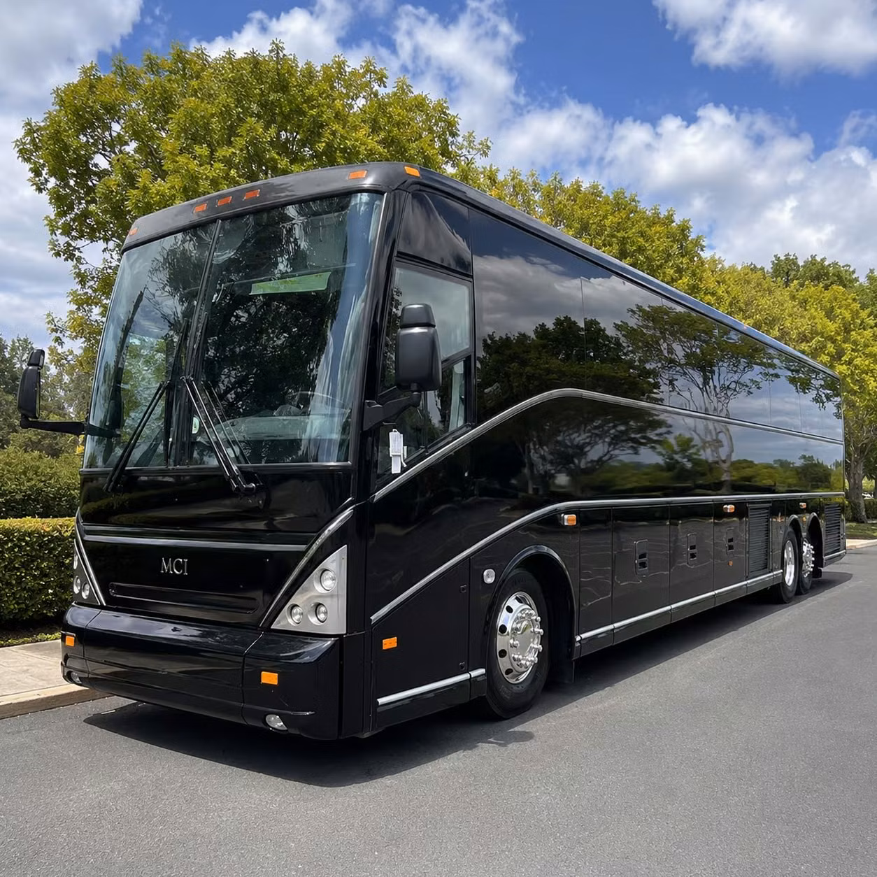 concert bus rentals to simmons bank arena in little rock