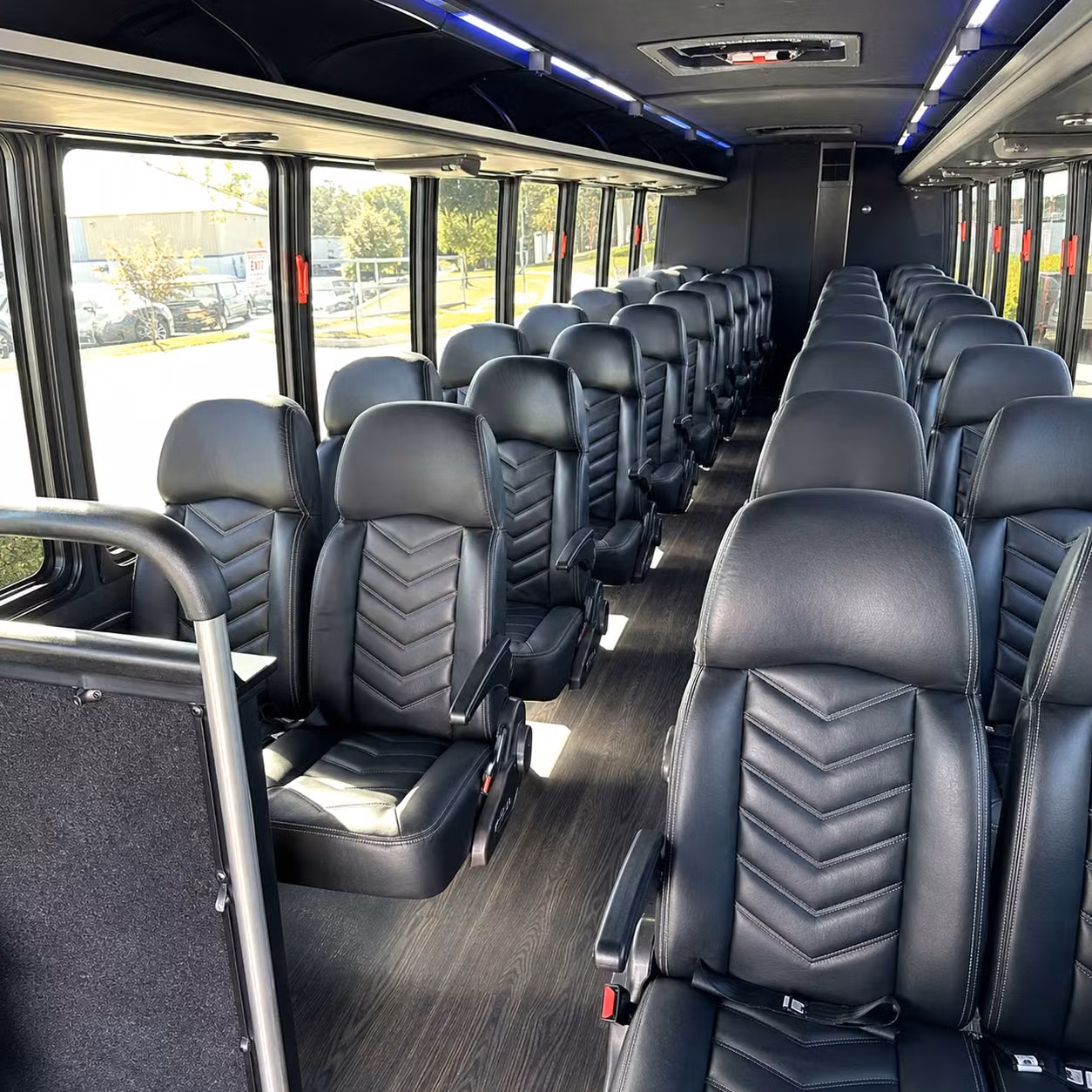 little rock 35 passenger minibus rental