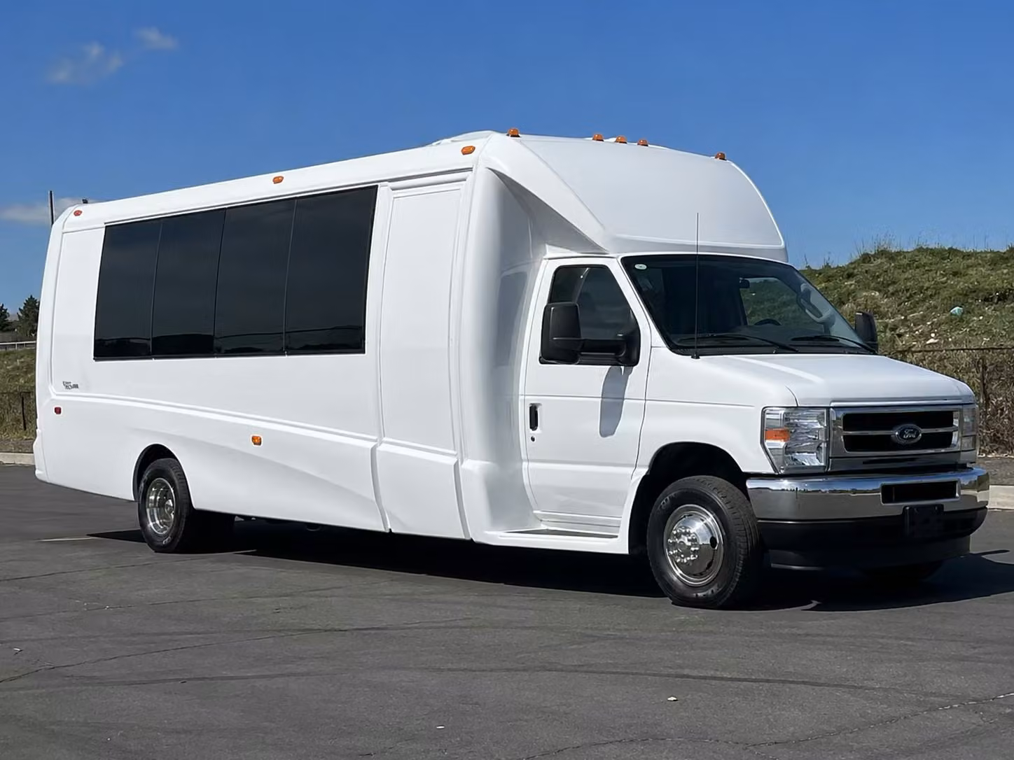 party buses for outdoor concerts at riverfront park and beyond