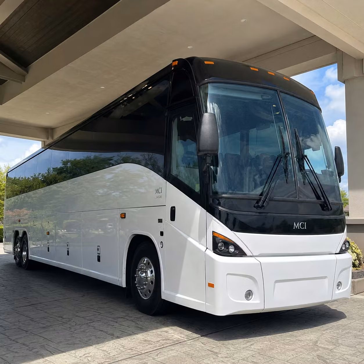 shuttle buses from lit to venues stadiums and attractions across central arkansas
